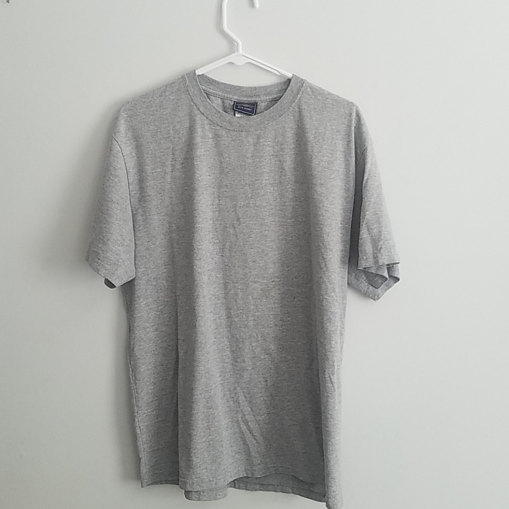 Men's gray tshirt